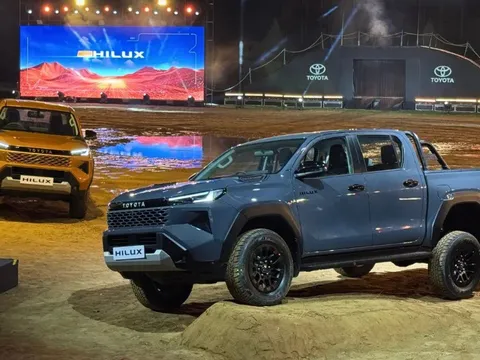 Tin xe hot 29/7: ‘Vua bán tải’ của Toyota chính thức trình làng với giá mềm, quyết hạ đo ván Ford Ranger