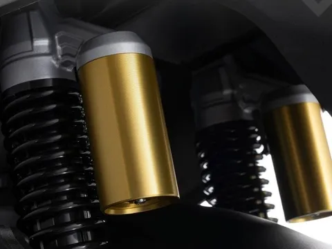 Tin xe trưa 4/8: Honda chính thức ra mắt ‘kẻ thay thế Air Blade’ với giá 33 triệu đồng, xịn sò như SH