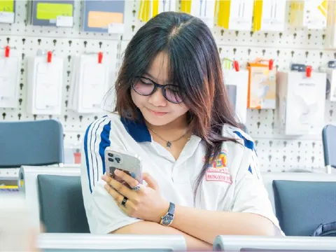 FASTCARE: Khi nào cần thay pin, kiểm tra màn hình trước năm học mới?