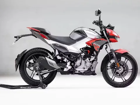 ‘Vua côn tay’ mới chính thức ra mắt: Phân khúc rẻ hơn Yamaha Exciter và Honda Winner R, có ABS 2 kênh, màn TFT cỡ lớn