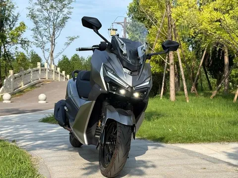 Tin xe trưa 18/8: Mẫu xe ga mới ‘trên cơ’ Honda SH 160i chính thức ra mắt, trang bị cực đỉnh mà giá rẻ bất ngờ