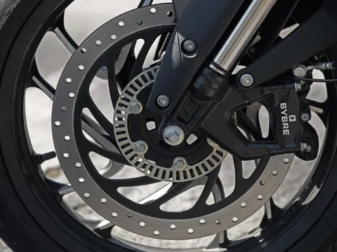 Tin xe trưa 22/8: Chính thức ra mắt ‘huyền thoại côn tay’ mới khác biệt hẳn Honda Winner R và Yamaha Exciter, giá cực rẻ