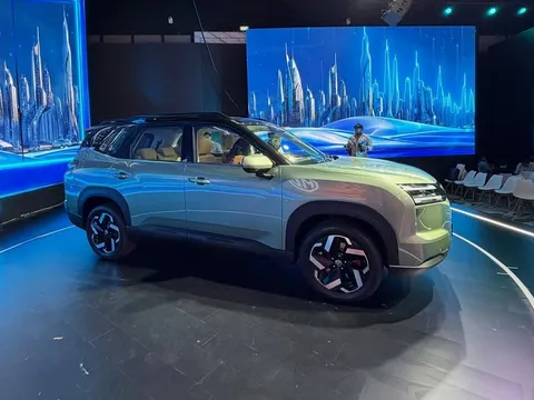 Mẫu SUV 7 chỗ mới chính thức ra mắt với giá 701 triệu đồng: Rộng ngang Toyota Fortuner, trang bị át vía Ford Everest