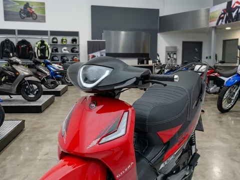 ‘Vua xe số’ 110cc mới của Ý chính thức ra mắt: Thiết kế ‘nét’ hơn Honda Future, trang bị bỏ xa Wave Alpha và RSX, giá rẻ