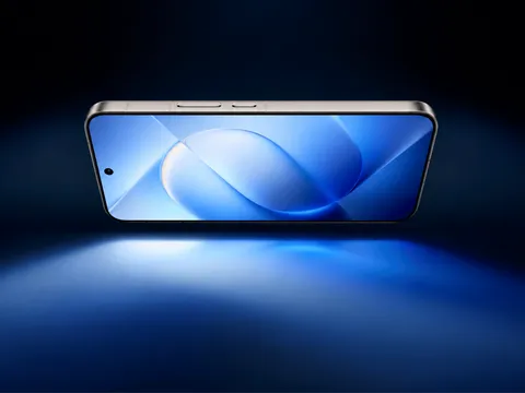 iQOO 16 chính thức ra mắt: Màn hình 165Hz, pin khủng 8.400mAh cùng giá bán từ 21,3 triệu đồng