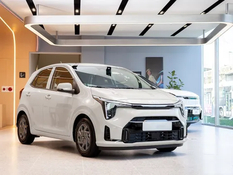 Kia chính thức ra mắt ‘vua hatchback cỡ A’ mới đẹp long lanh: Có 7 túi khí và ADAS ăn đứt Hyundai Grand i10, giá rẻ