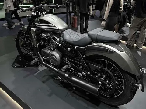 Tin xe 1/10: ‘Vua côn tay’ mới mạnh hơn Yamaha Exciter, trang bị an toàn trên cơ Honda Winner R ra mắt giá 59 triệu đồng