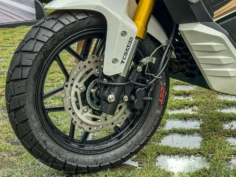 ‘Vua xe ga’ 174cc mới chính thức ra mắt: Có phanh ABS 2 kênh và TCS như Honda SH, giá 56,8 triệu đồng ngang Air Blade