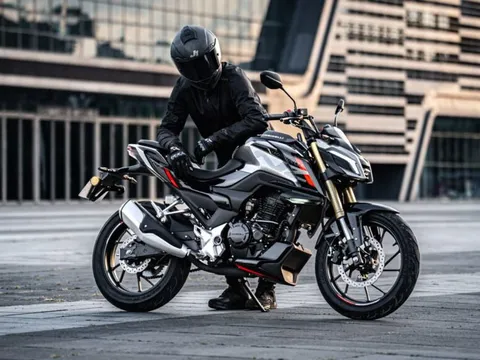 ‘Vua côn tay’ mới phân khúc trên Yamaha Exciter và Honda Winner R ra mắt: Thương hiệu Ý, động cơ 250cc, giá cực mềm