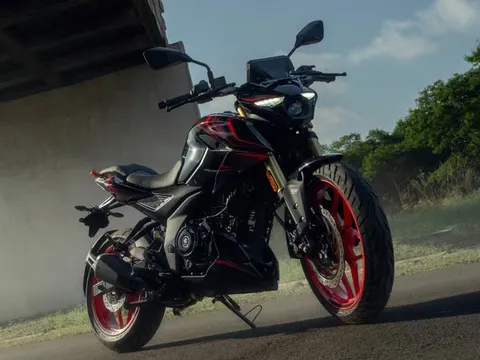‘Vua côn tay’ mới chính thức ra mắt: Giá 48 triệu đồng rẻ hơn Yamaha Exciter, có động cơ 250cc, phanh ABS 2 kênh và TCS