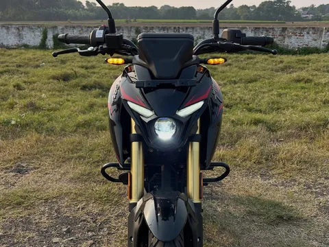 Tin xe hot 29/10: ‘Vua côn tay’ 250cc mới trình làng, có đủ ABS 2 kênh và TCS, giá 48 triệu đồng rẻ hơn Yamaha Exciter