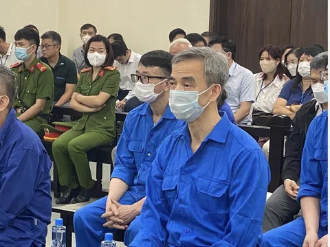Luật sư nói bác sĩ Nguyễn Quang Tuấn ‘làm trái quy trình’ để cứu sống bệnh nhân vỡ tim