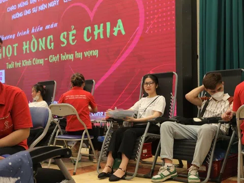 Chương trình hiến máu nhân đạo “ Giọt hồng sẻ chia” của Tuổi trẻ Kinh Công năm học 2022 - 2023