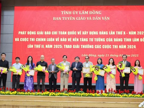 Tác giả và tác phẩm thuộc Tạp chí Khoa học Phát triển Nông thôn Việt Nam được khen thưởng