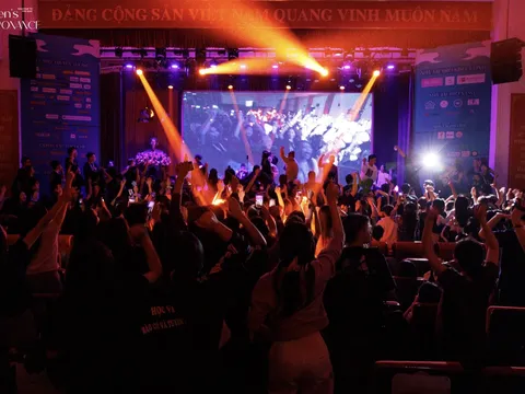 Sự kết hợp bùng nổ của bộ đôi DJ Huy DX và MC Millic tại đêm hội "FPS 2025 - Sen's Resonance"