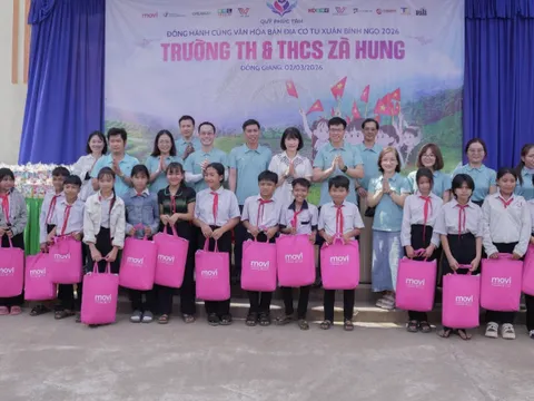 Quỹ Phúc Tâm đồng hành gìn giữ văn hóa bản địa Cơ Tu, hỗ trợ học sinh vượt khó đến trường