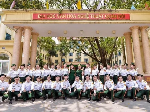 Nâng cao vai trò giảng viên, nghệ sĩ Quân đội trong môi trường đào tạo và phục vụ công chúng