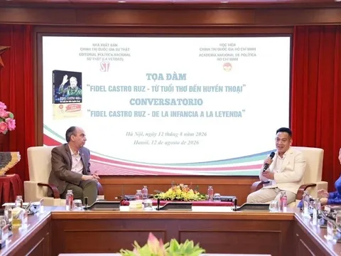 Đọc tác phẩm Fidel Castro Ruz - Cuba trong trái tim nhân dân Việt Nam của nhà báo Vương Xuân Nguyên