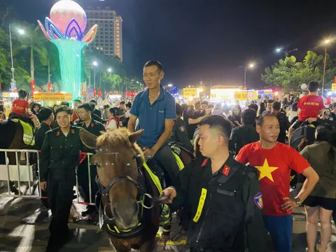 Mãn nhãn màn diễu hành Kỵ binh và Quân nhạc lần đầu xuất hiện tại Lạng Sơn