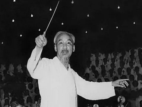 Âm hưởng đại đoàn kết: Nhớ lại khoảnh khắc Bác Hồ bắt nhịp bài ca kết đoàn trong không gian ngày hội non sông