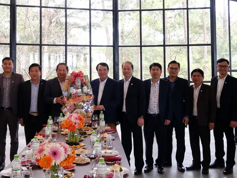 Phó Chủ tịch UBND tỉnh Lâm Đồng Phạm S thăm và làm việc với các đơn vị đầu năm mới