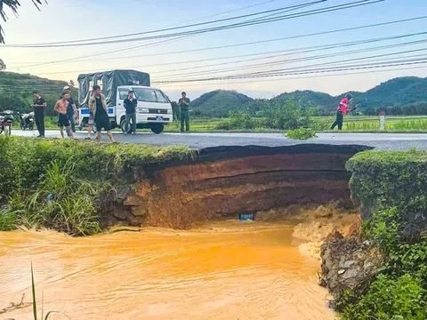 Lâm Đồng: Đề xuất ban hành lệnh khẩn cấp xây dựng công trình do sạt lở trên đường ĐT.721