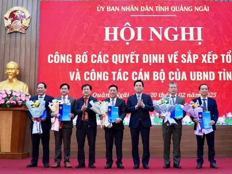 Quảng Ngãi: Công bố các Quyết định về sắp xếp tổ chức và công tác cán bộ