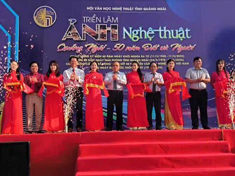 Khai mạc triển lãm ảnh “Quảng Ngãi 50 năm - Đất và Người"