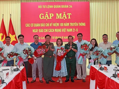 Quân đoàn 34 và Binh đoàn 15 gặp mặt các cơ quan báo chí nhân kỷ niệm 100 năm Ngày Báo chí cách mạng Việt Nam