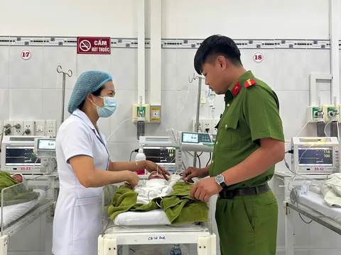 Gia Lai: Phát hiện một trẻ sơ sinh bị bỏ rơi ở Ia Mơ