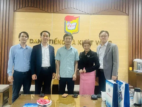 Viện Khoa học Giáo dục Toàn cầu trao hàng trăm suất học bổng du học ngành Bán dẫn cho học sinh Chuyên Hùng Vương