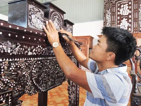 Nét đặc trưng độc bản và đội ngũ kế cận của làng nghề khảm trai Chuyên Mỹ