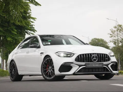 Mercedes-AMG C 63 S Performance "chào hàng" đại gia Việt, giá từ 4,9 tỷ đồng