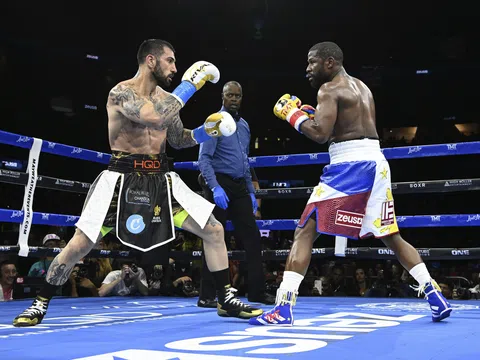 Floyd Mayweather tái xuất, đối đầu cháu trai ông trùm mafia