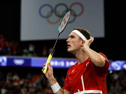 Đại thắng tay vợt Thái Lan, Viktor Axelsen bảo vệ thành công tấm HCV Olympic