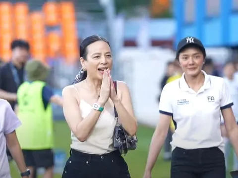 VIDEO: Madam Pang dự khán, Thái Lan thắng ngược dòng ĐT nữ Đài Loan