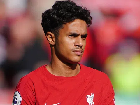 Liverpool bán xong Fabio Carvalho cho Brentford, chờ đón Zubimendi