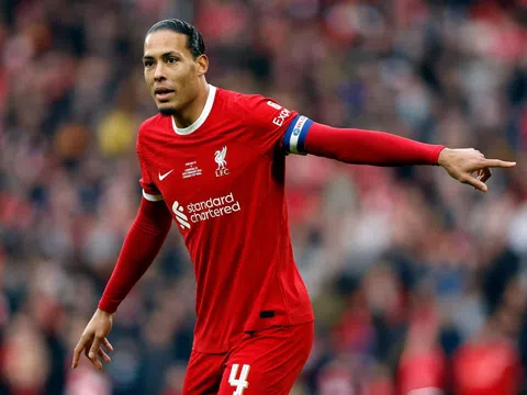 Van Dijk tuyên bố về tương lai, ra 'chỉ thị' đặc biệt với Liverpool