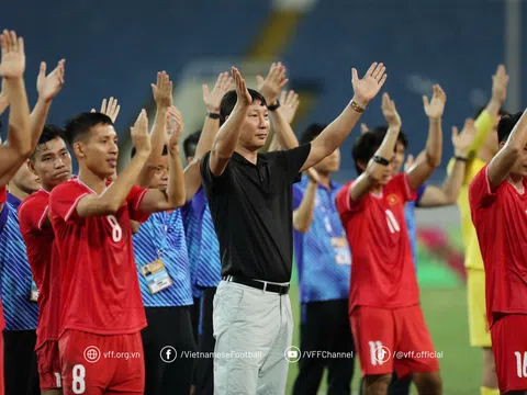 CĐV Indonesia đồng loạt réo tên Rafaelson khi ĐT Việt Nam công bố danh sách