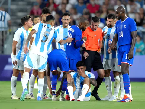 Trả đũa vụ Enzo Fernadez, CĐV Pháp có hành động xấu với U23 Argentina