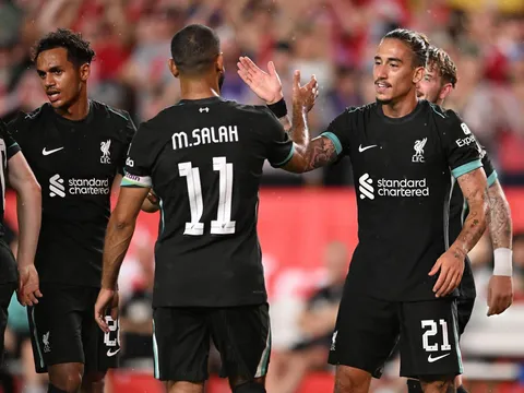 Liverpool đè bẹp MU ngay trước thềm Siêu cúp Anh
