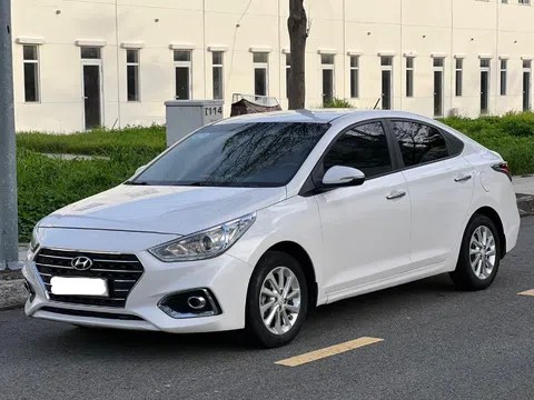 Hyundai Accent 2018 rao bán ngang ngửa VinFast VF3 sau 6 năm lăn bánh