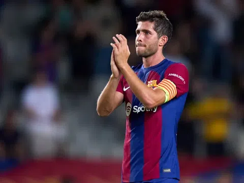 Chính thức: Barcelona chia tay đội trưởng Sergi Roberto