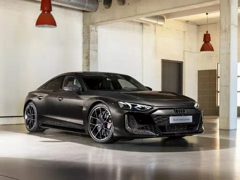 Cận cảnh Audi Exclusive E-Tron GT 2025 vừa ra mắt, số lượng giới hạn 299 chiếc trên toàn cầu