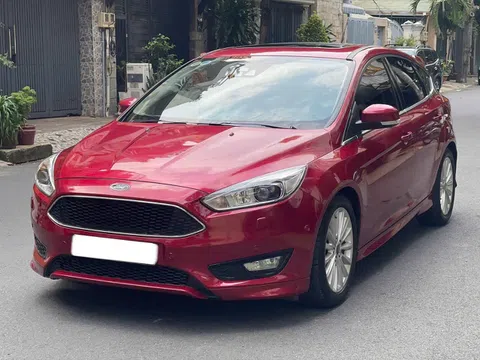 Ford Focus 2016 sau 8 năm lăn bánh rao bán chỉ ngang xe hạng A