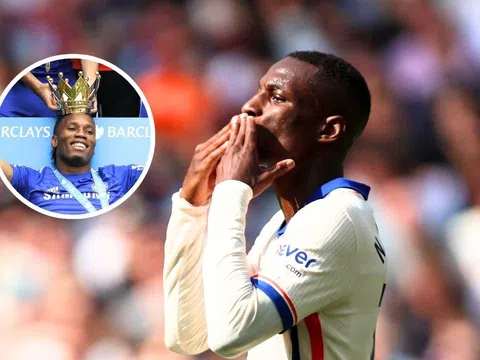 Jackson đi vào lịch sử, tiệm cận kỷ lục của Drogba