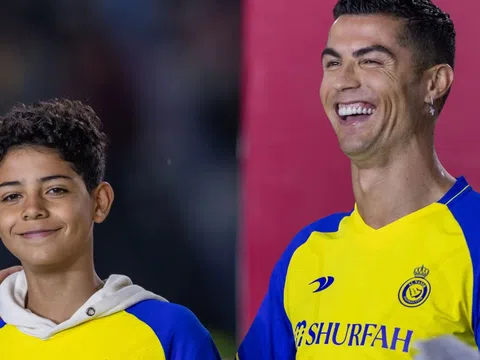 Tại sao Ronaldo chưa từng công khai 'mẹ đẻ' của Cristiano Jr?