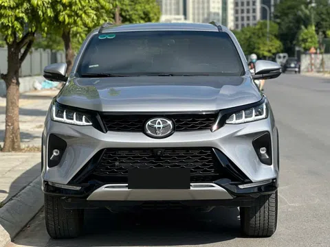 Toyota Fortuner 2024 chạy ‘siêu lướt’ 8.000 km lên sàn xe cũ với giá khó tin