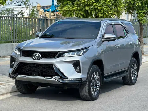 Lăn bánh chưa đầy 1 năm, Toyota Fortuner Legender 2024 được rao bán với giá ngỡ ngàng