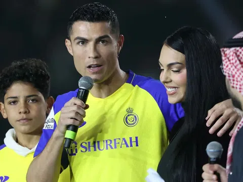 Độ giàu có của Ronaldo tại Al Nassr: Mỗi giây kiếm hơn 200.000 Đồng